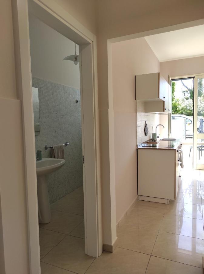 Nonno Rocco Apartment Castro  Bagian luar foto